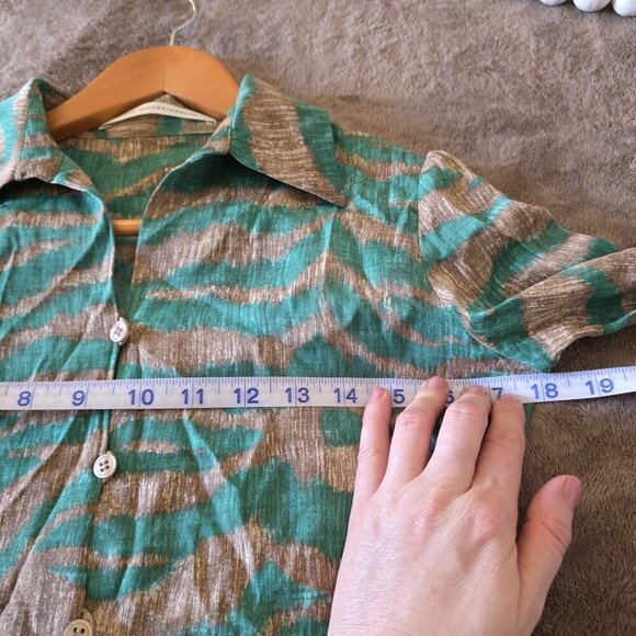 Diane von Furstenberg DVF XS Blouse Green Brown Animal Print Bell Sleeve Button - Picture 14 of 14